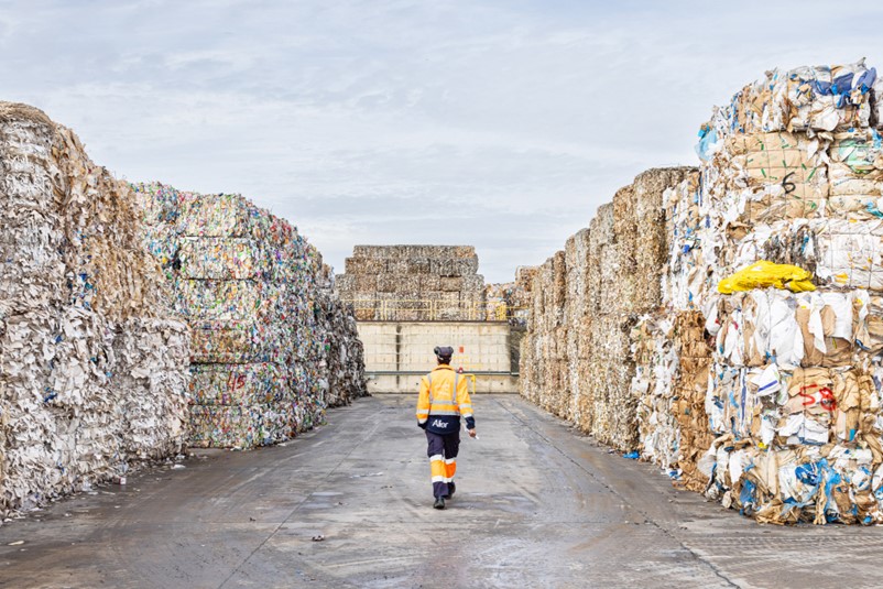 Paper carrier bags are a valuable part of the paper recycling mix. Copyright: Alier